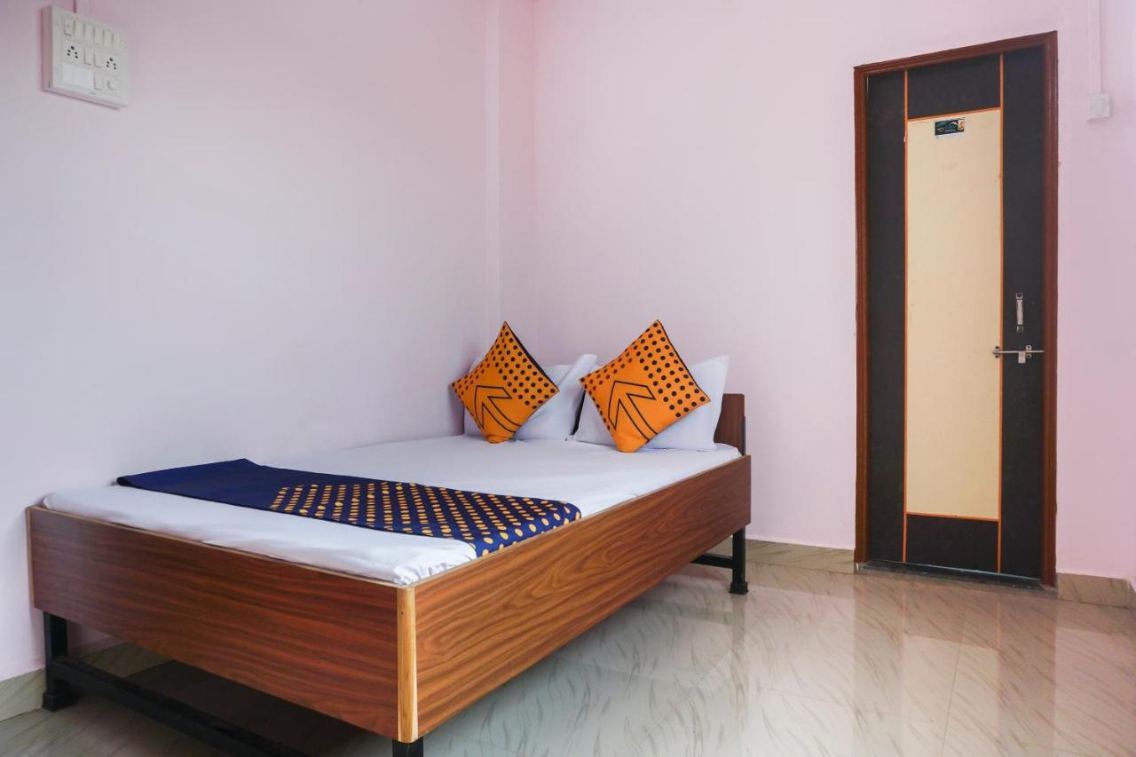 Spot On 65025 Hotel Savai Restaurant And Lodge Sasvad Exterior photo