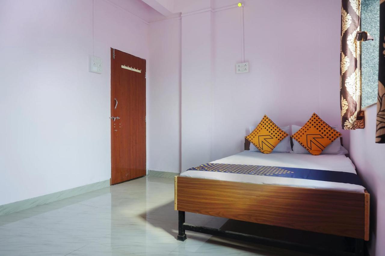 Spot On 65025 Hotel Savai Restaurant And Lodge Sasvad Exterior photo