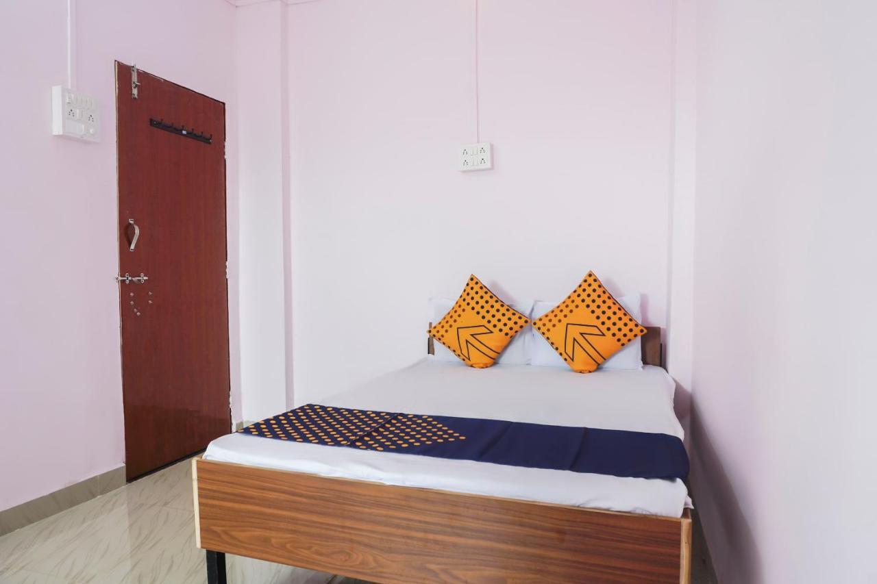 Spot On 65025 Hotel Savai Restaurant And Lodge Sasvad Exterior photo